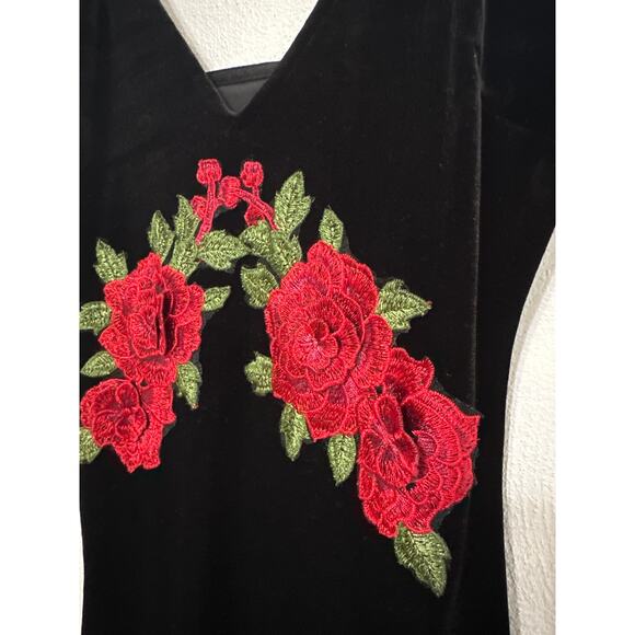 VTG Black Velvet Bodycon Dress S Rose Appliqué Goth Dark Romantic Vampire Wife - Picture 3 of 16